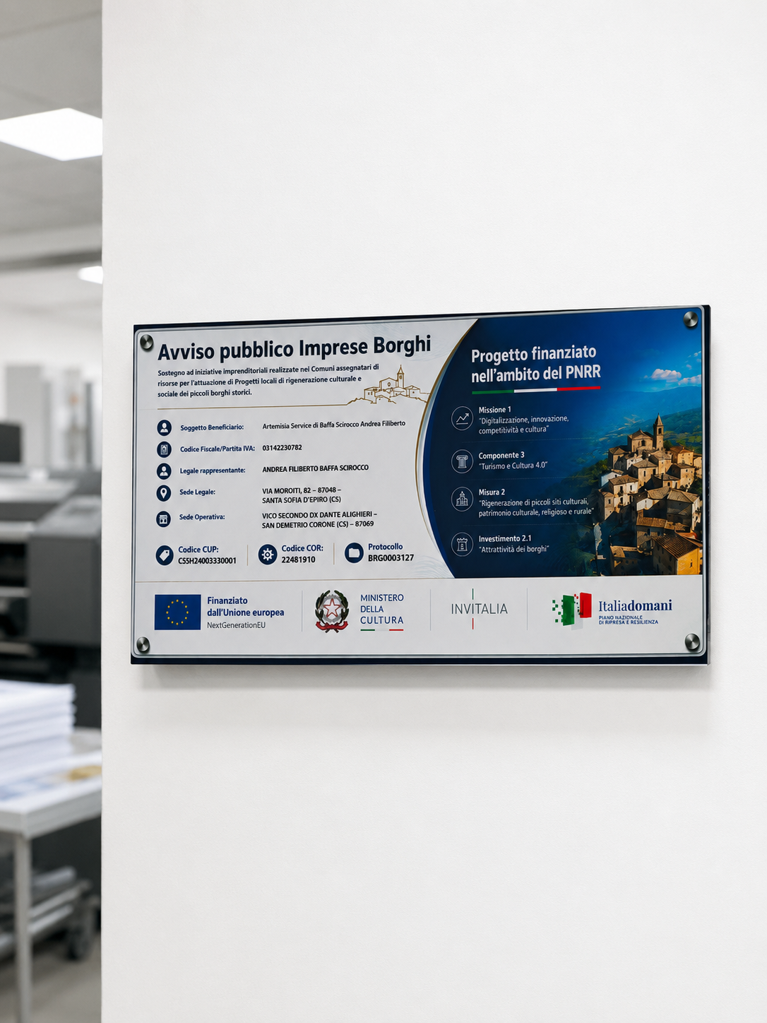 Targa PNRR installata presso Artemisia Service